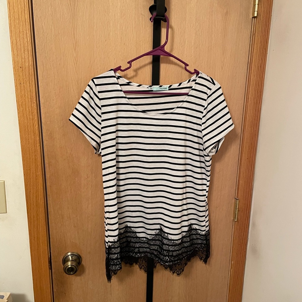 Black/White Striped T